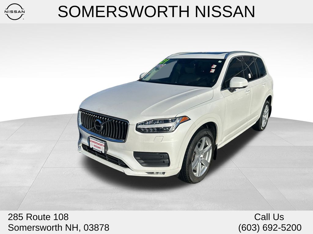 2021 Volvo XC90 Momentum's photo