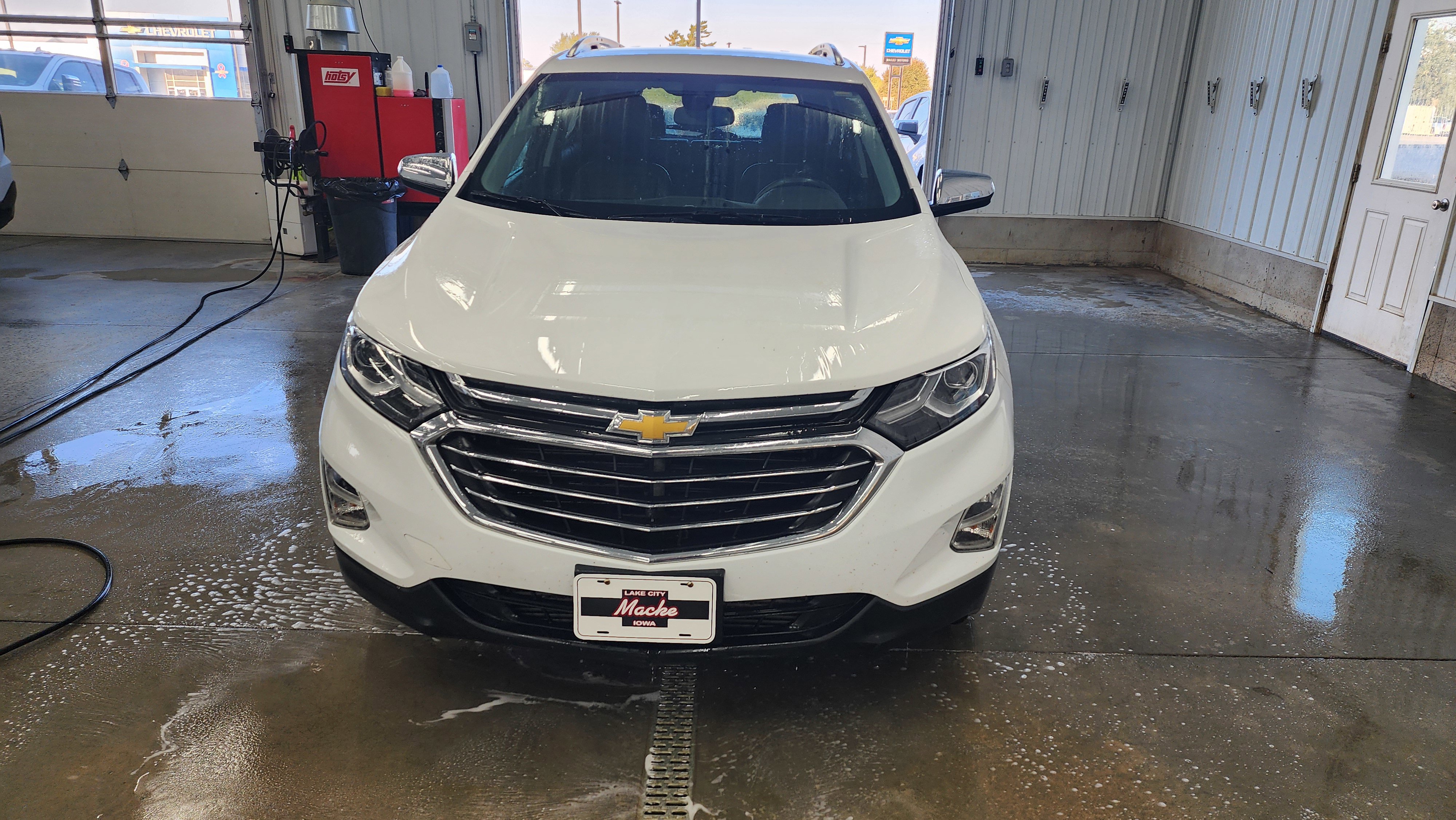 Used 2018 Chevrolet Equinox Premier with VIN 2GNAXNEX0J6171494 for sale in Lake City, IA