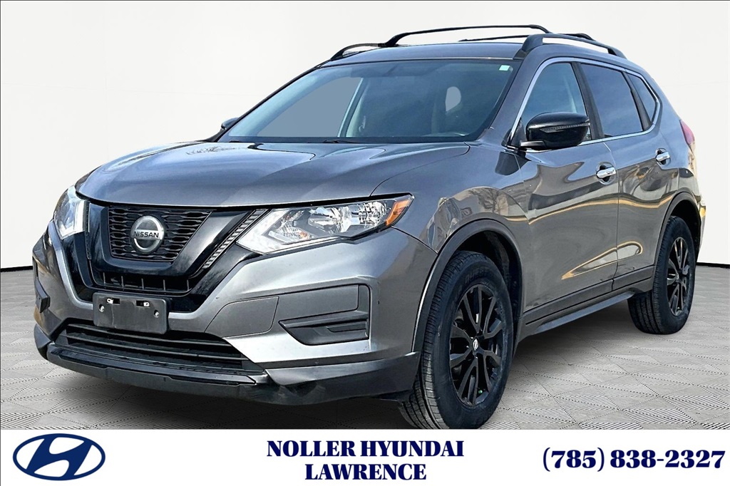 2018 Nissan Rogue SV's photo