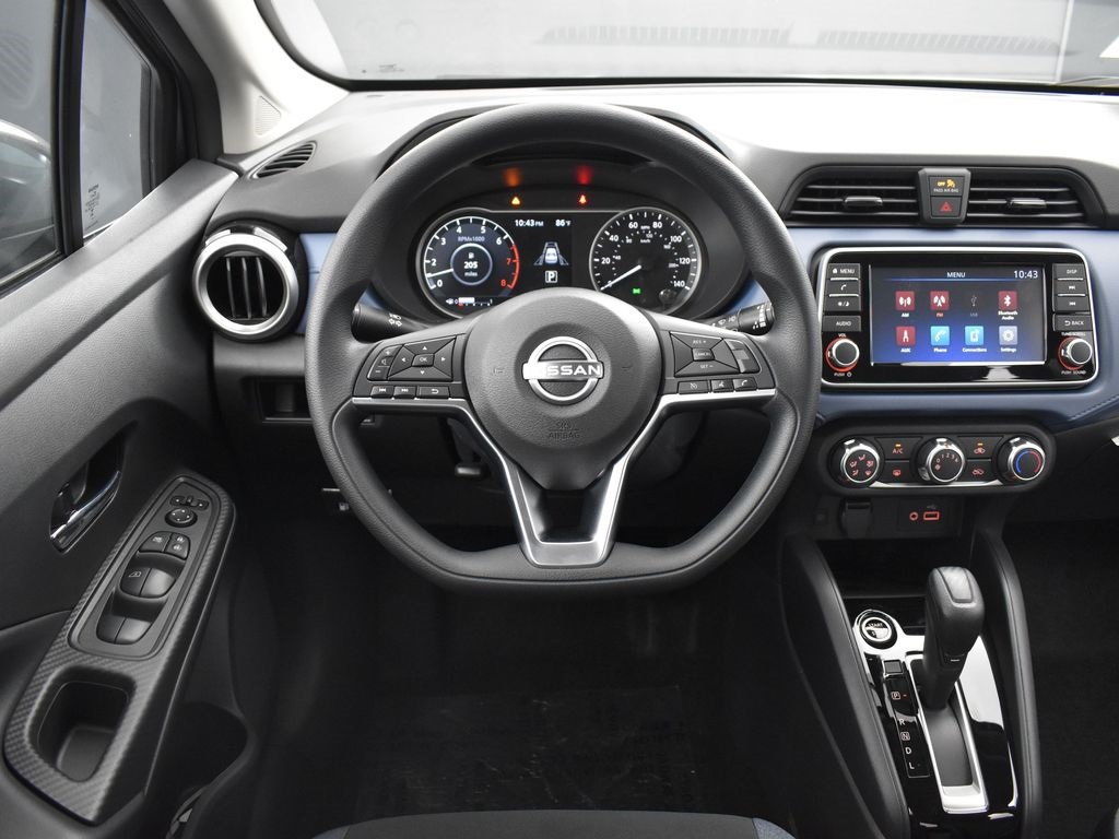 2025 Nissan Versa 1.6 SV photo 13