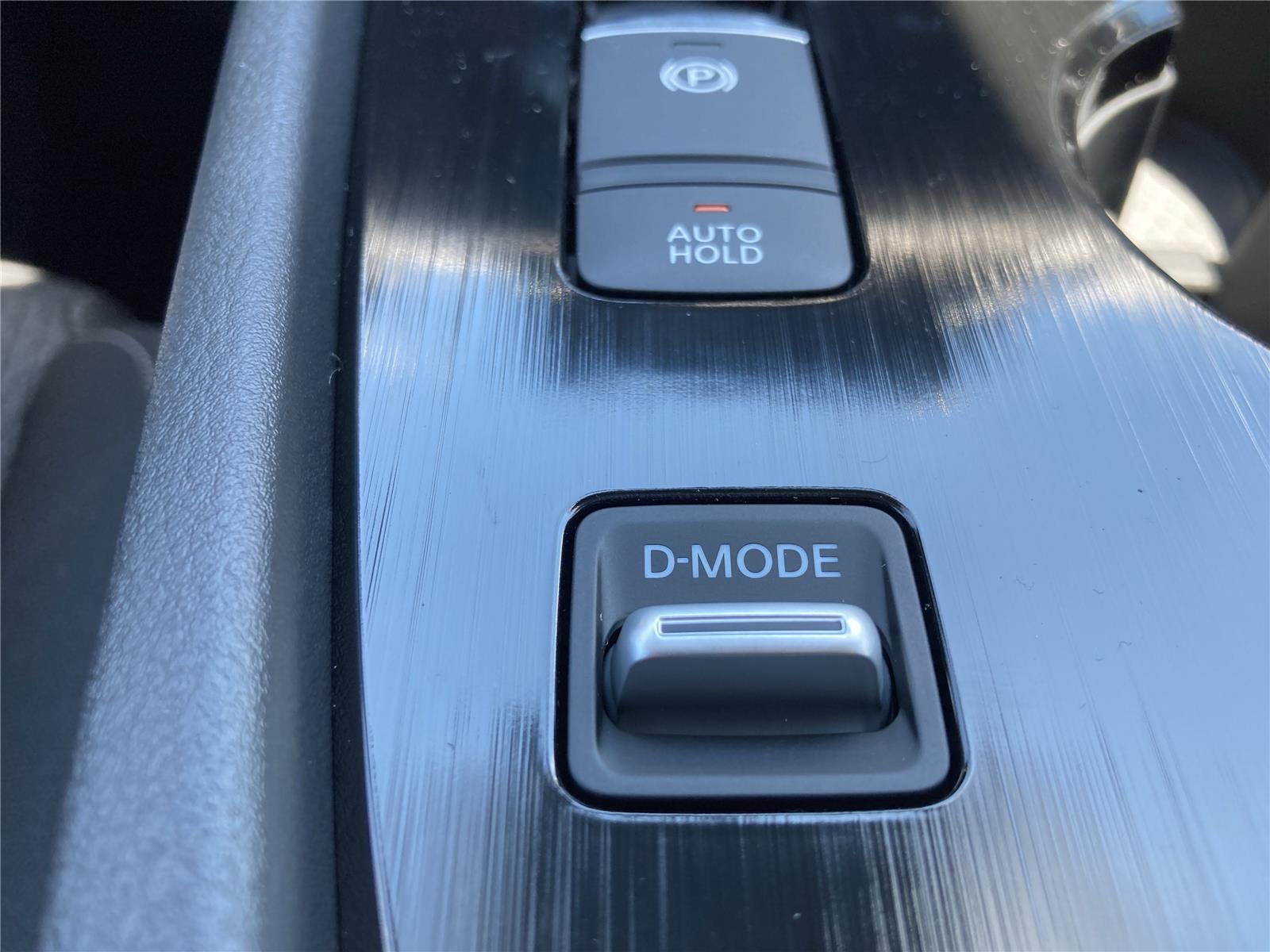 2026 Nissan Rogue SV photo 17