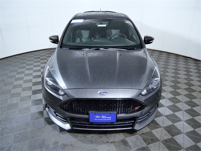 2017 Ford Focus ST photo 2