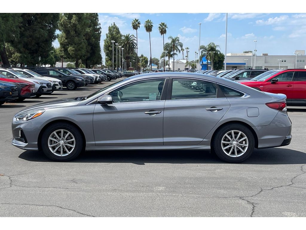 2018 Hyundai Sonata SE photo 2