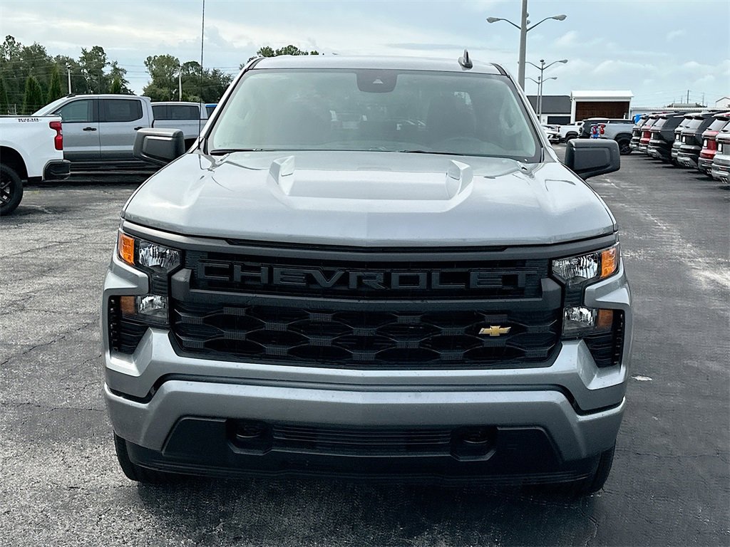 2025 Chevrolet Silverado 1500 Custom photo 2