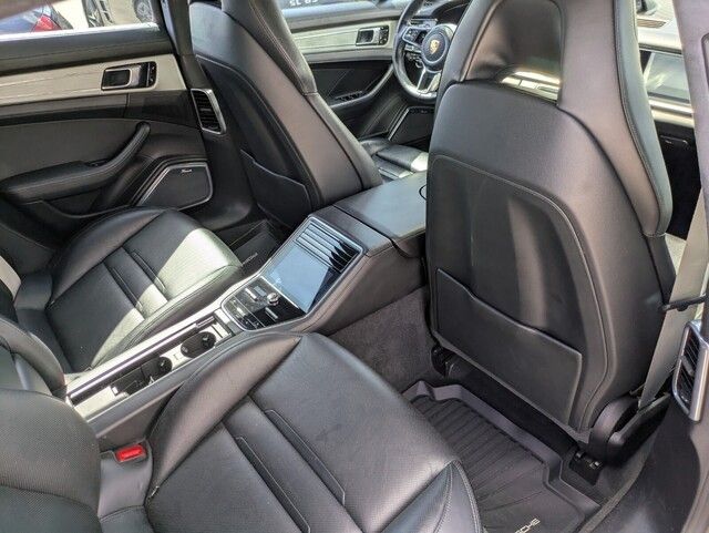 2017 Porsche Panamera Turbo photo 31