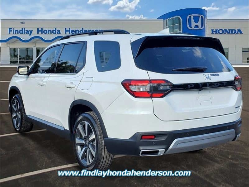 2025 Honda Pilot Touring photo 3