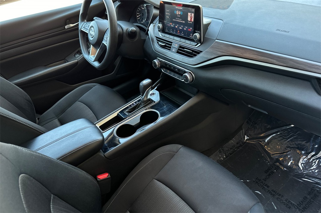 2024 Nissan Altima 2.5 SV photo 14