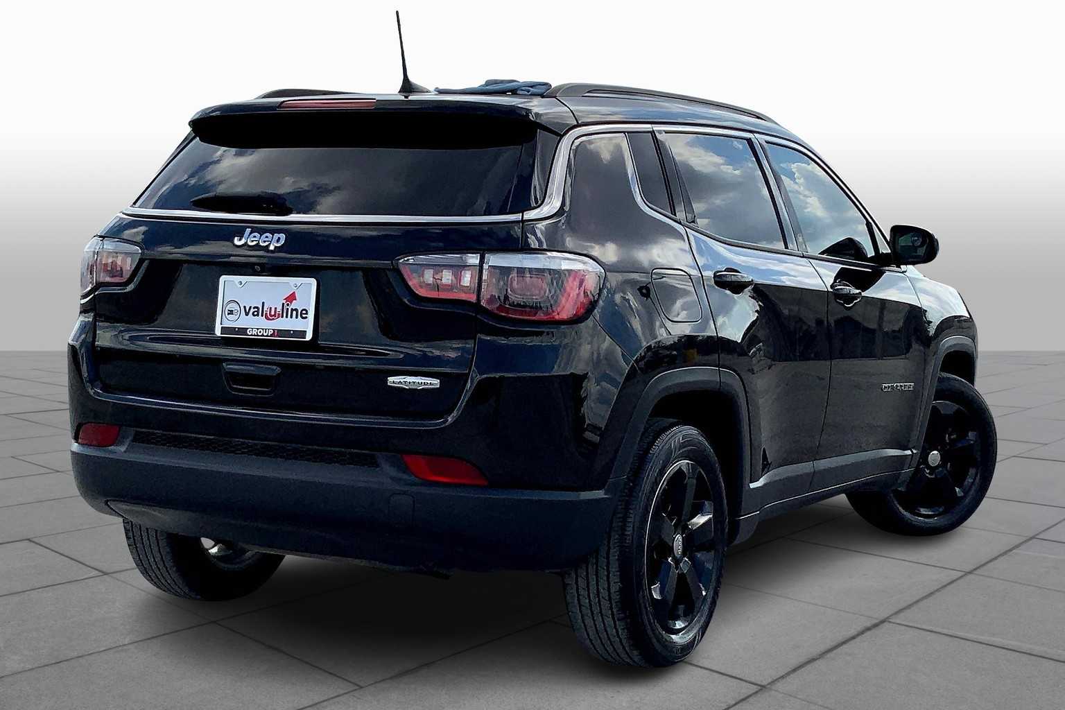 2018 Jeep Compass Latitude photo 12