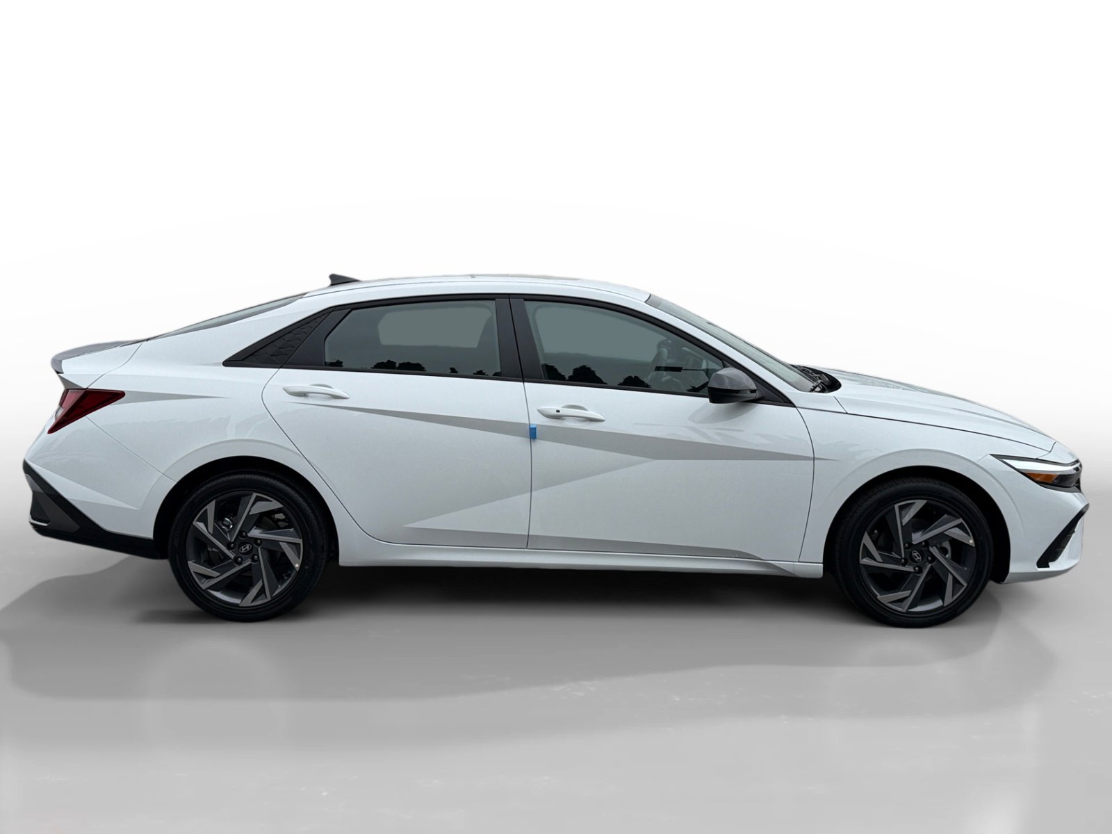 2025 Hyundai Elantra SEL Sport photo 6
