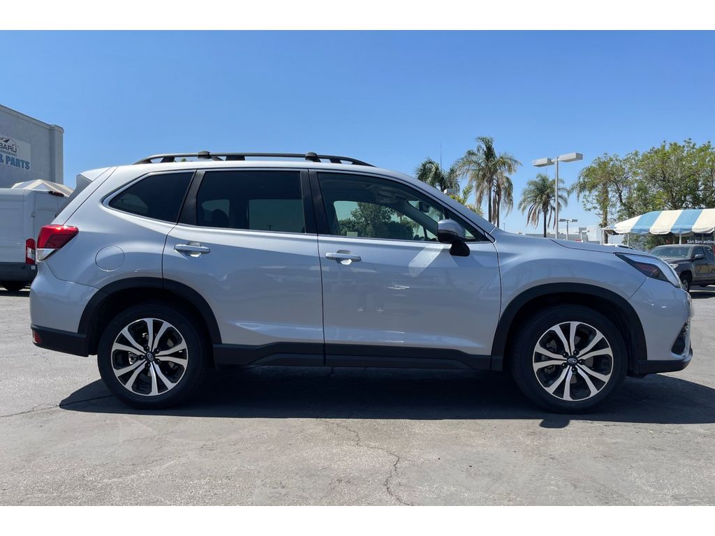 2022 Subaru Forester Limited photo 7