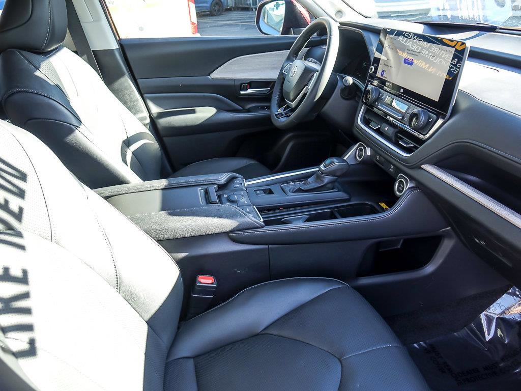2024 TOYOTA GRAND HIGHLANDER - Image 33
