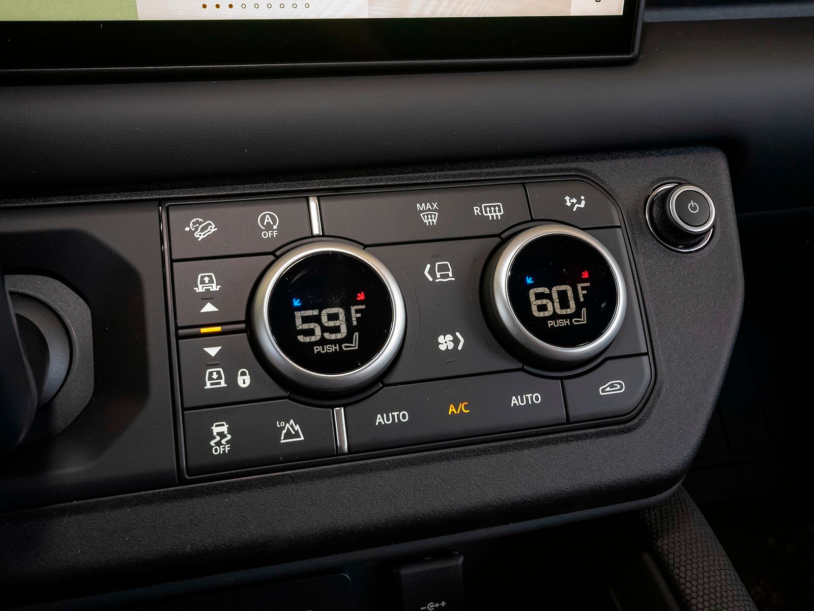 2024 Land Rover Defender 130 X-Dynamic SE photo 27