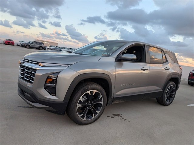 2026 Chevrolet Equinox LT photo 3