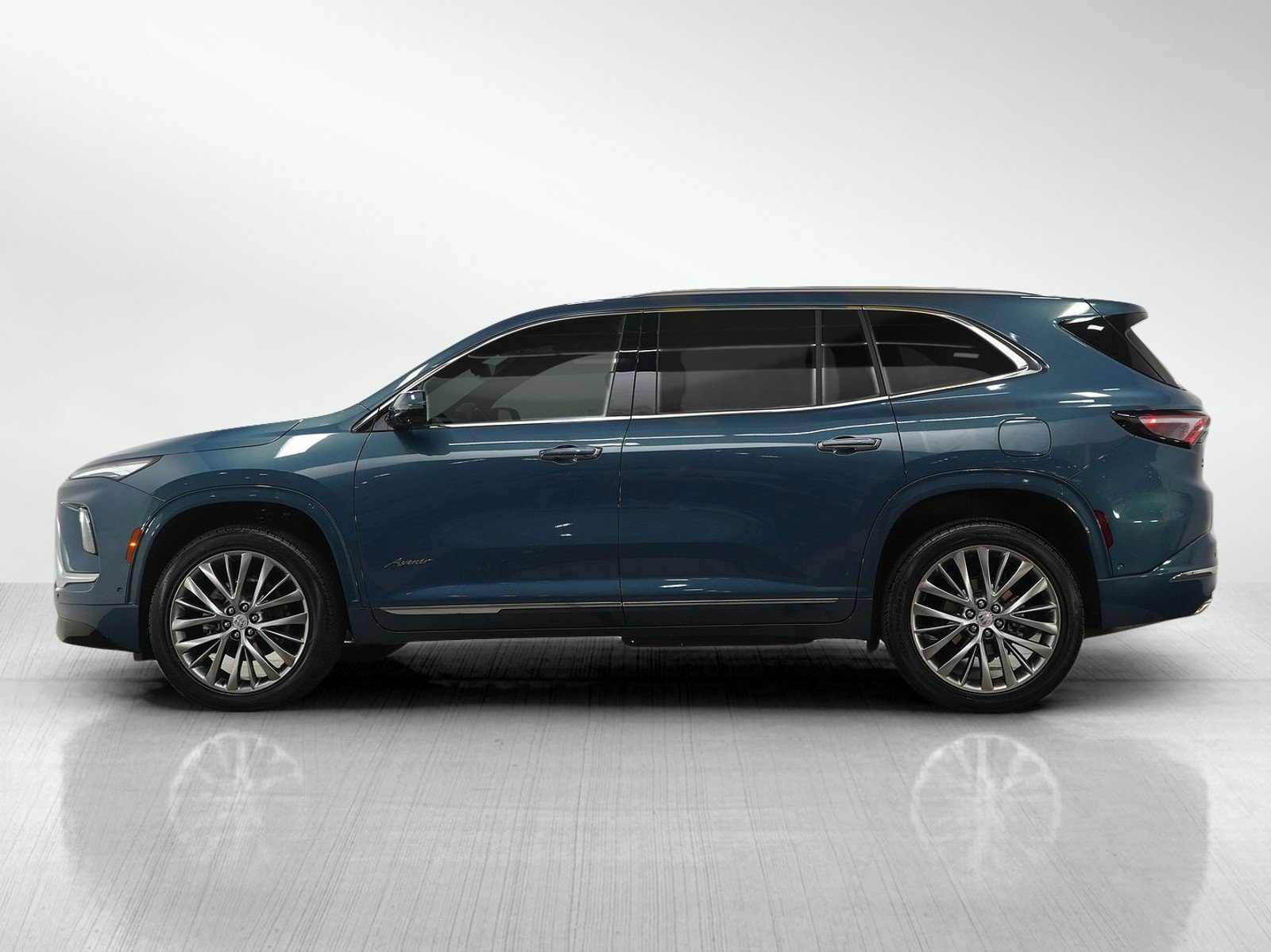 2025 Buick Enclave Avenir photo 2
