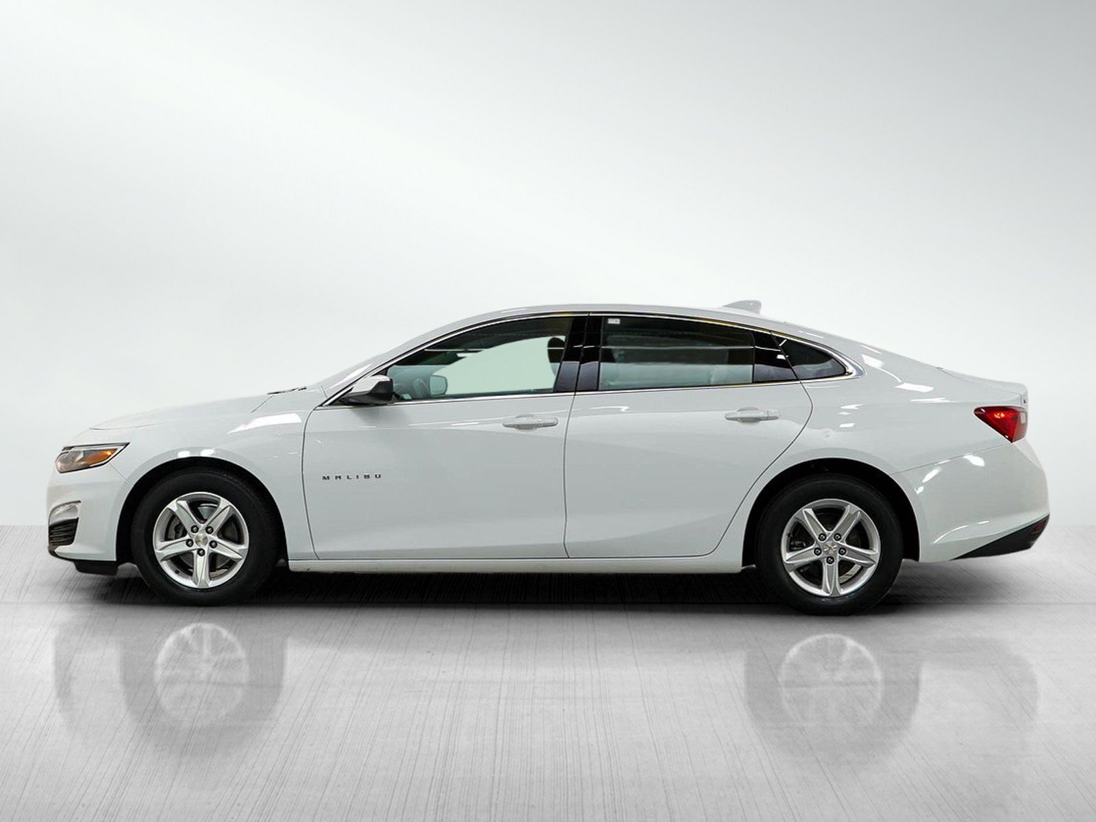 Used 2023 Chevrolet Malibu 1LT with VIN 1G1ZD5ST3PF247321 for sale in Burnsville, Minnesota