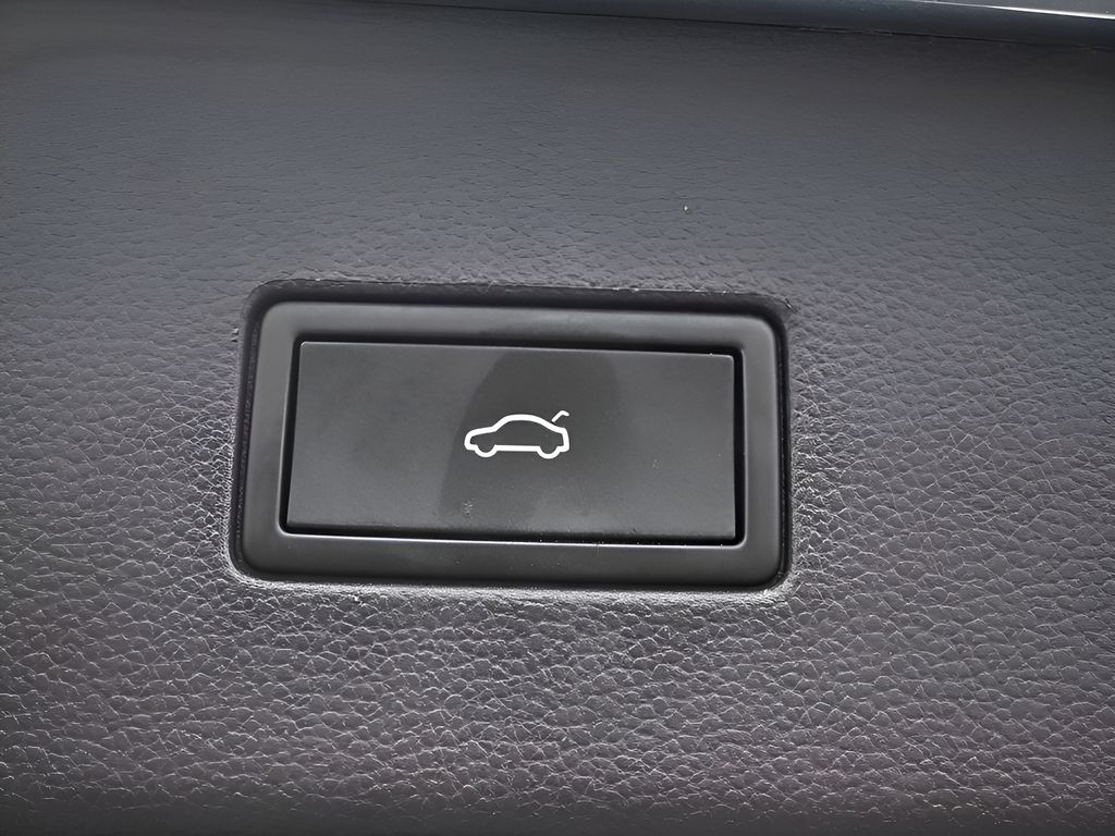 2022 Volkswagen Atlas SEL photo 9