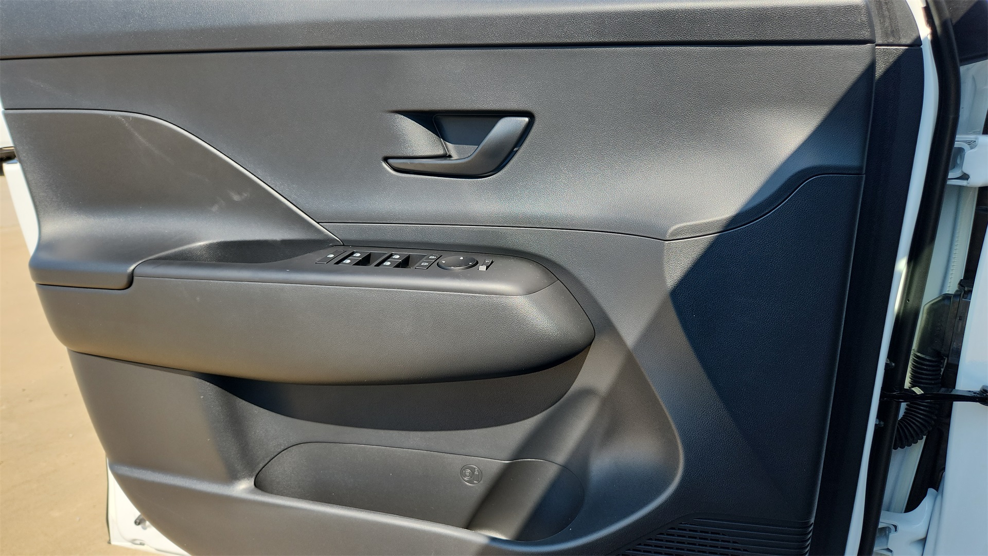 2026 Hyundai Kona SEL photo 16