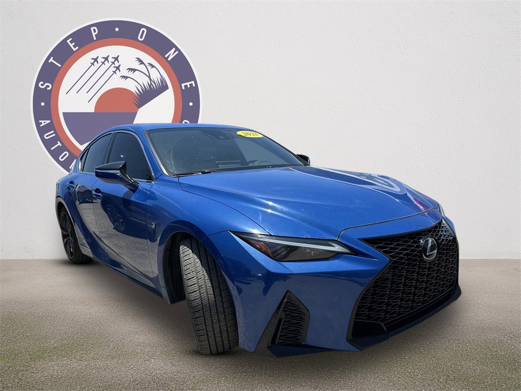2021 Lexus IS 350 F SPORT photo 2