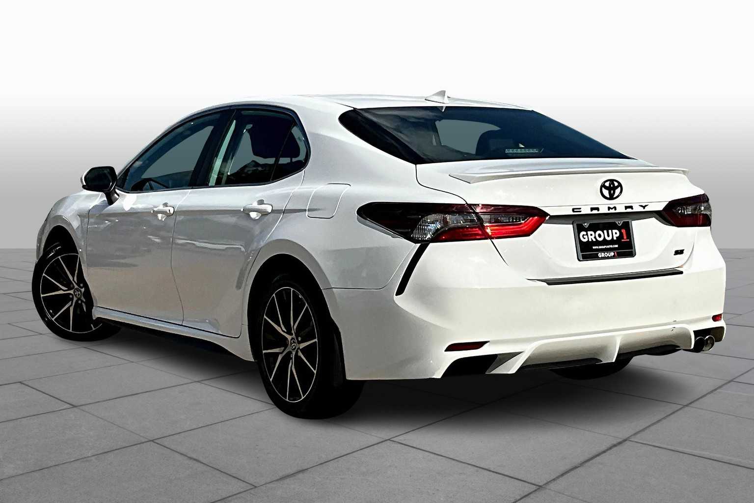 2023 Toyota Camry SE photo 11