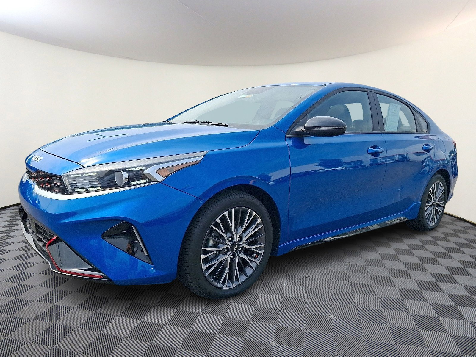 2022 Kia Forte GT-Line photo 2
