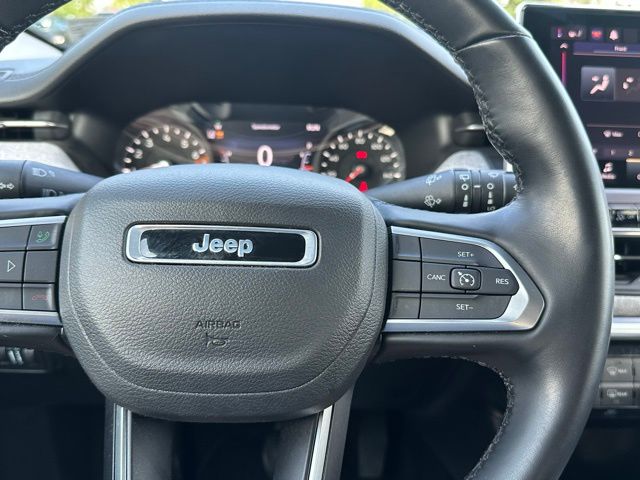2022 Jeep Compass Latitude Lux photo 21