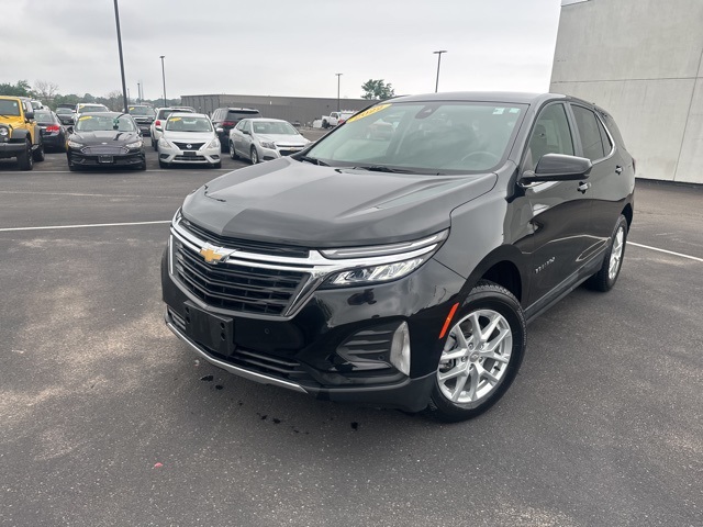 2022 Chevrolet Equinox LT photo 3