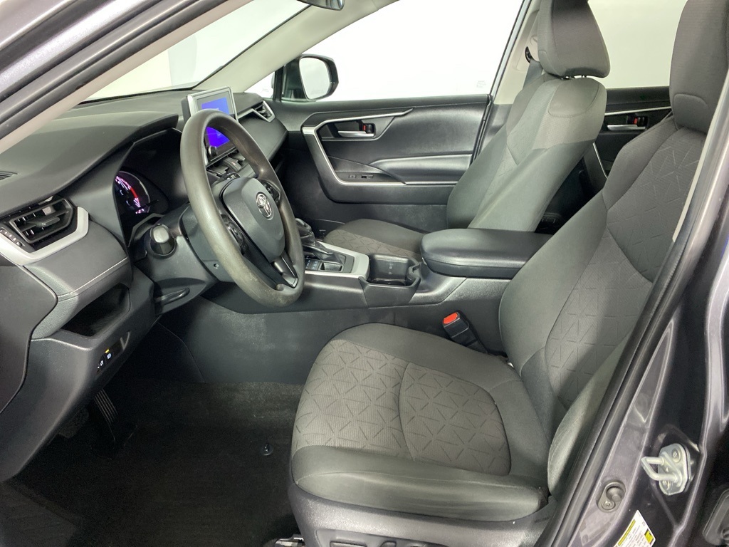 2023 Toyota RAV4 XLE photo 2