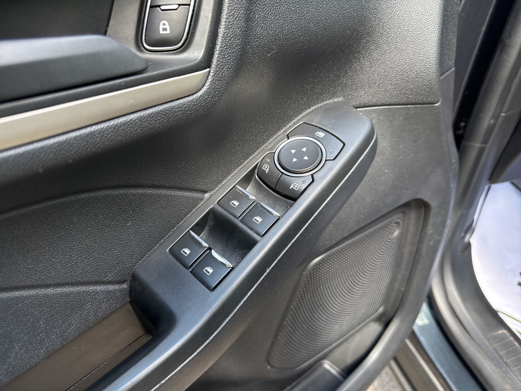 2022 Ford Escape SE photo 11