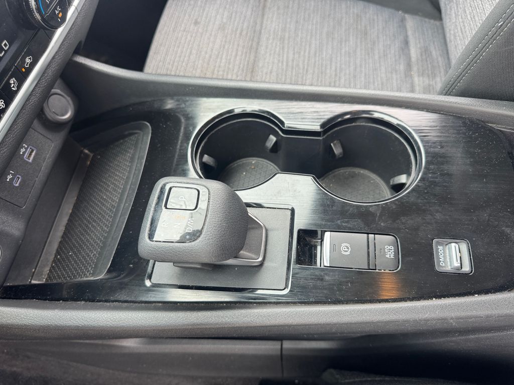 2023 Nissan Rogue SV photo 22