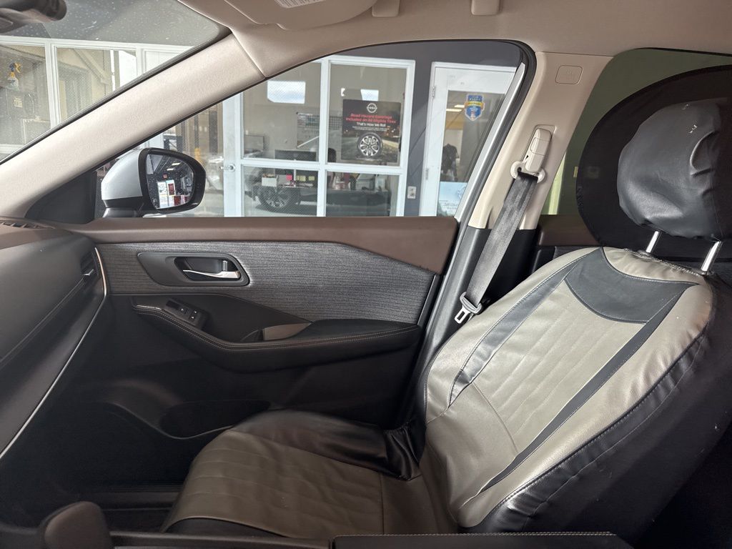 2023 Nissan Rogue SV photo 10