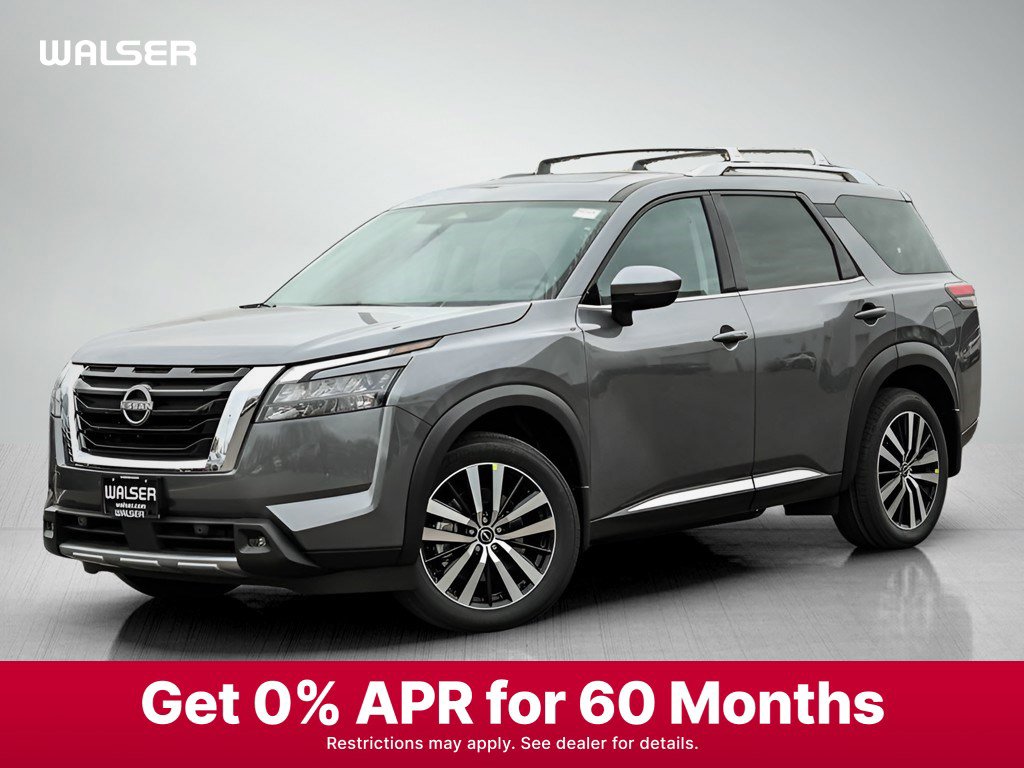 2025 Nissan Pathfinder Platinum's photo