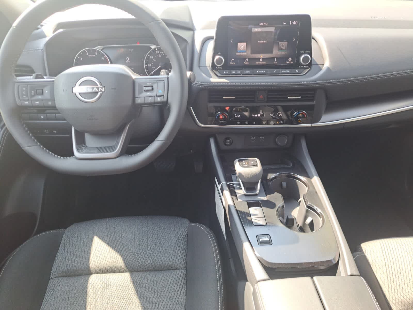 2026 Nissan Rogue SV photo 17