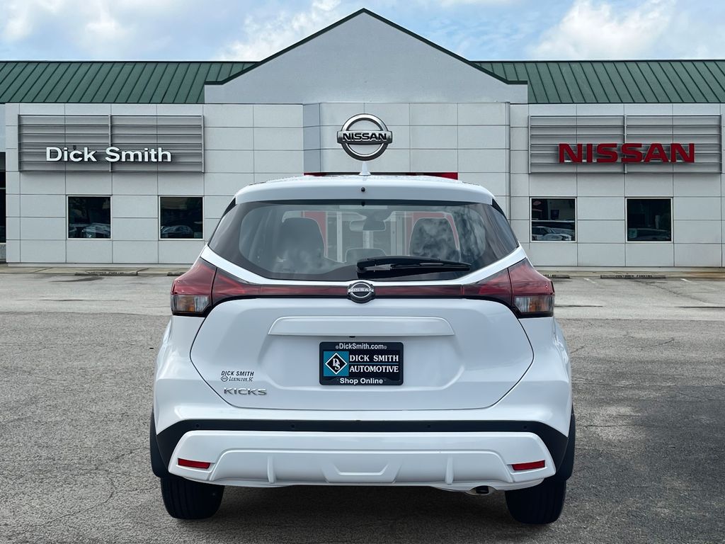 2025 Nissan Kicks Play S photo 4