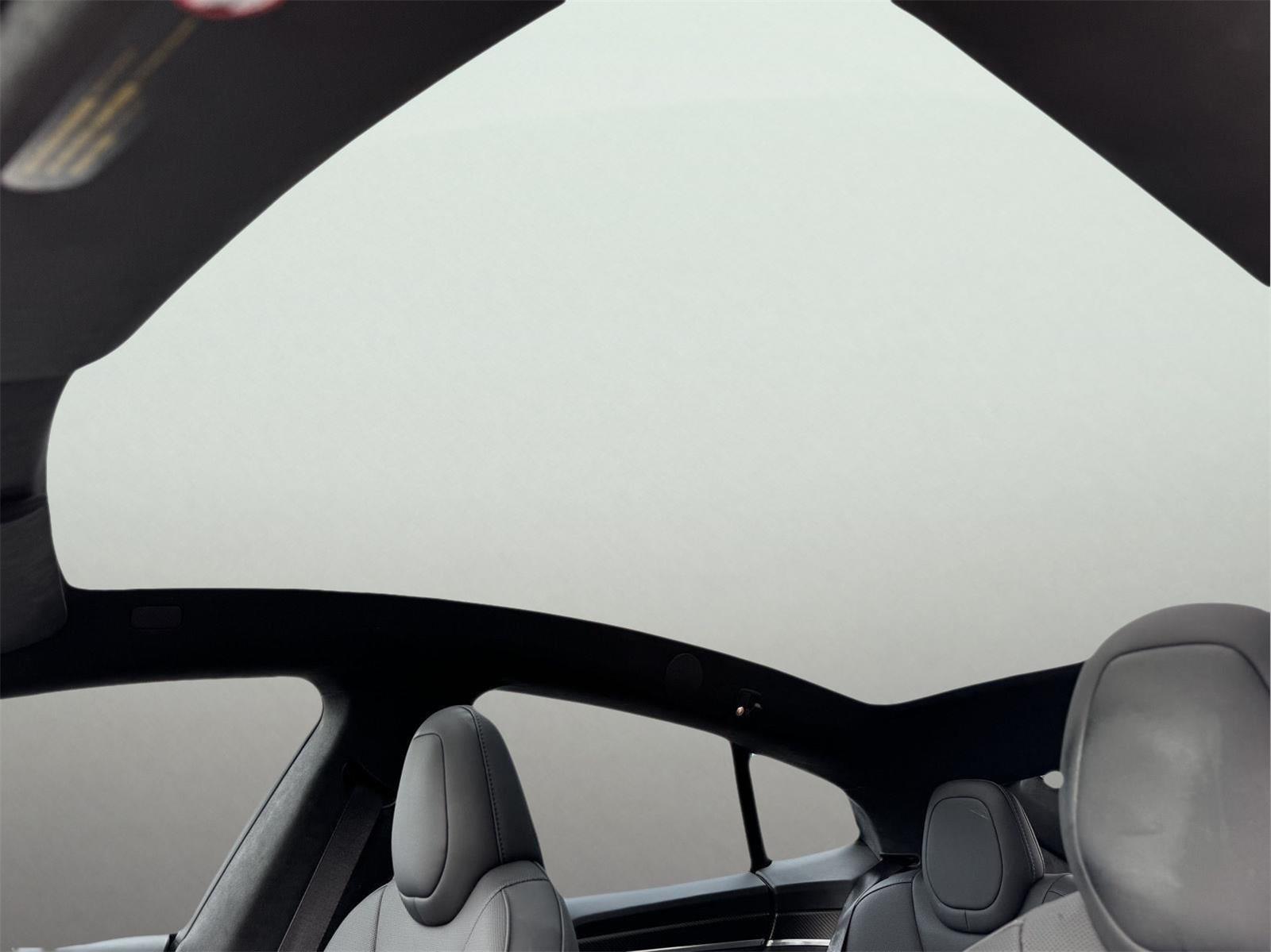 2022 Tesla Model S Plaid photo 37