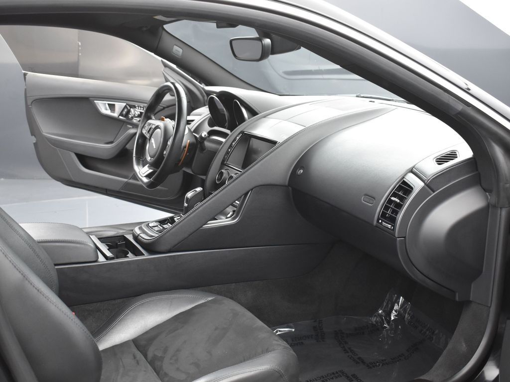2016 Jaguar F-TYPE S photo 24