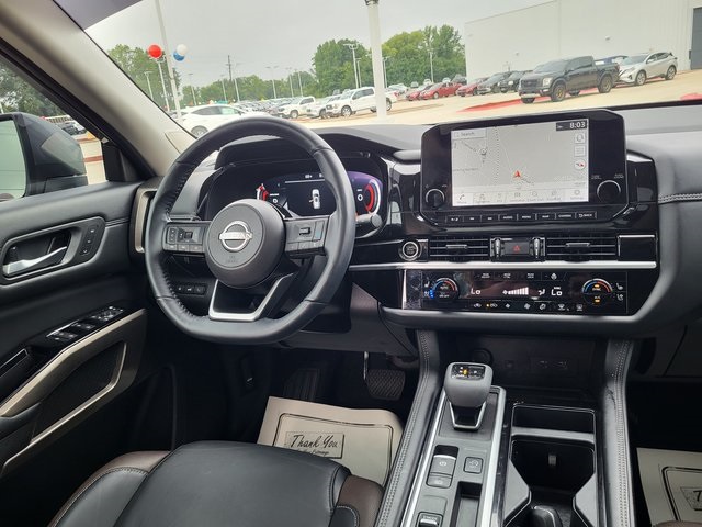 2024 Nissan Pathfinder Platinum photo 17