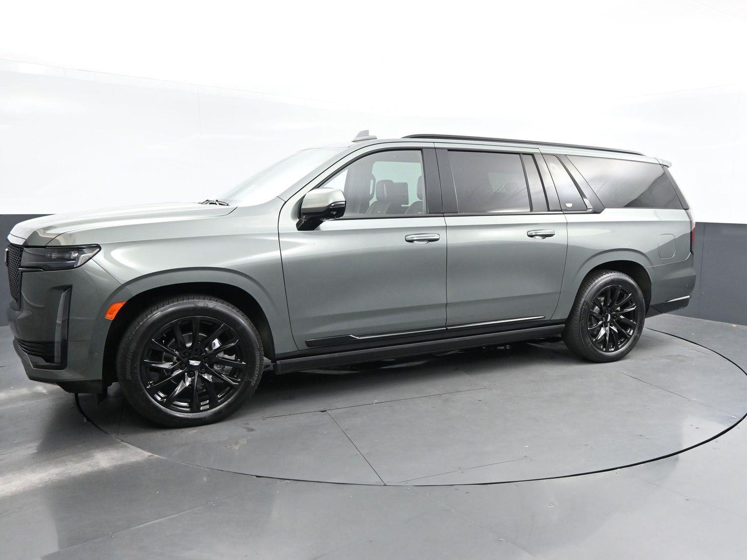 2023 Cadillac Escalade ESV Sport Platinum photo 3