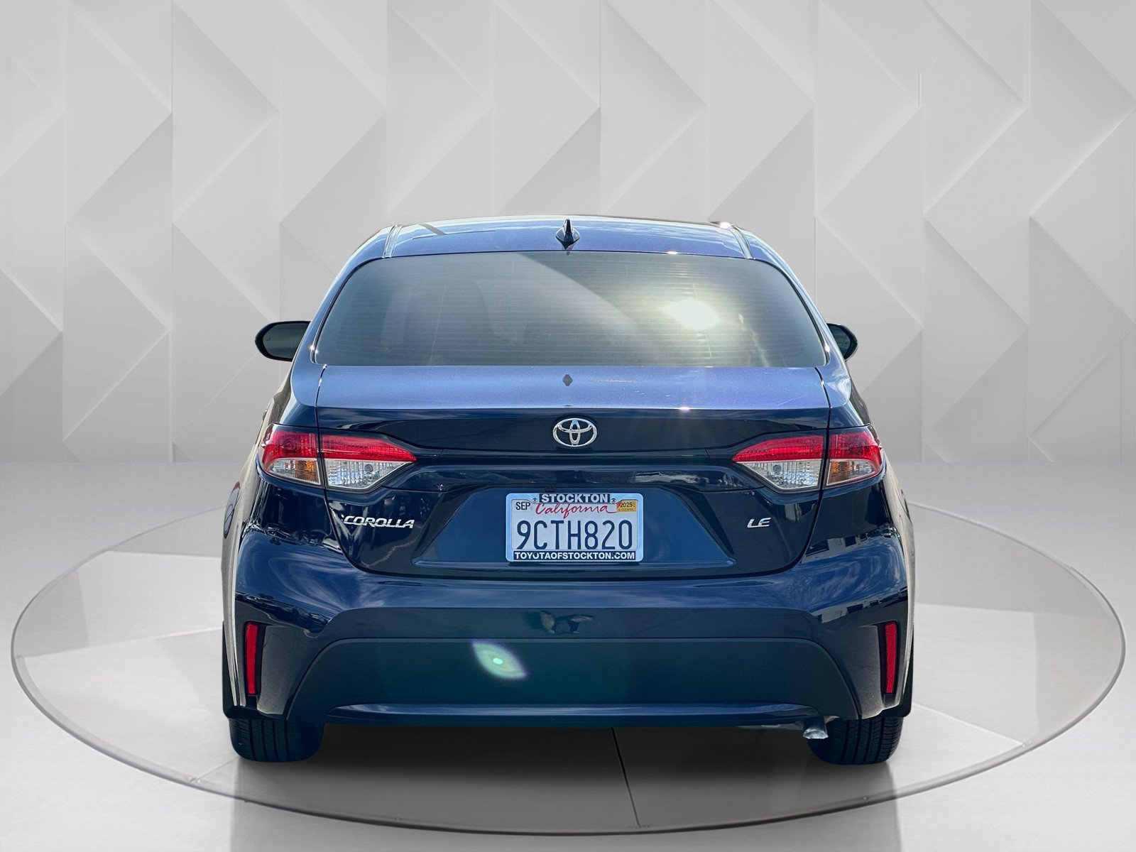 2022 Toyota Corolla LE photo 3