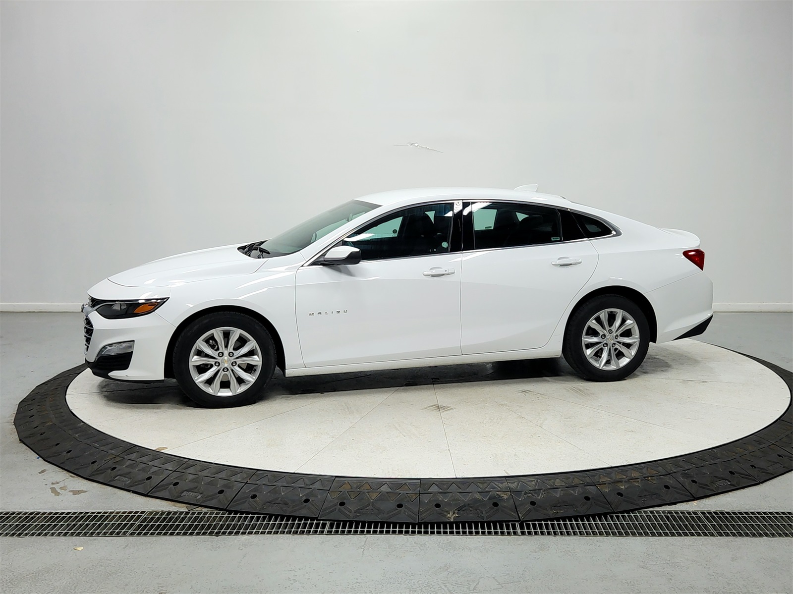 2024 Chevrolet Malibu 1LT photo 4