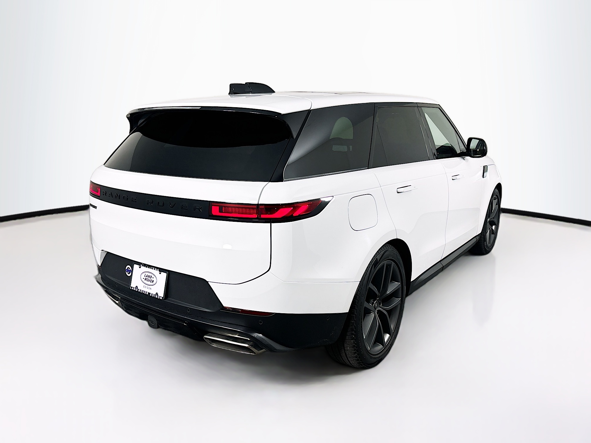 2025 Land Rover Range Rover Sport SE photo 3