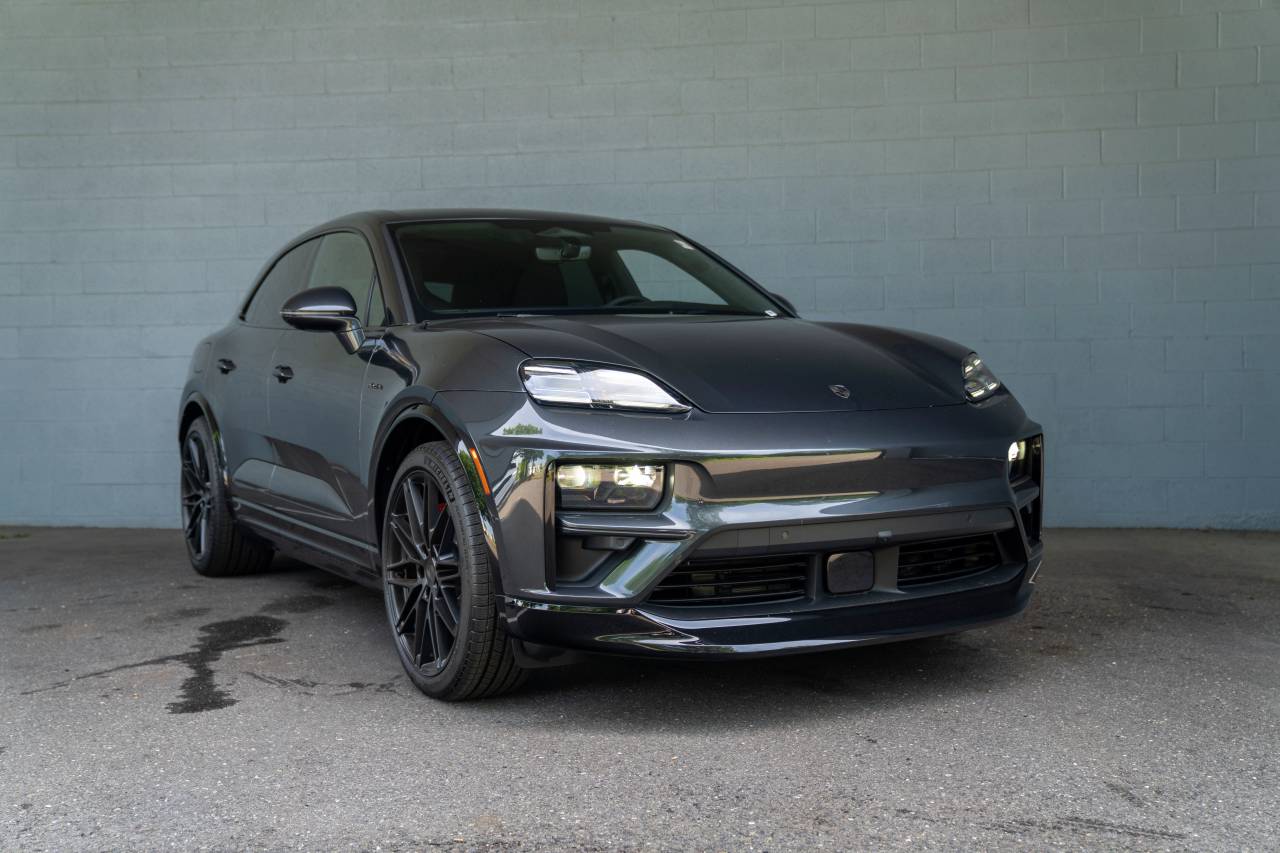 2025 Porsche Macan Turbo Electric photo 14