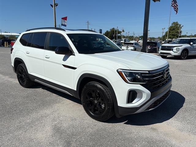 2025 Volkswagen Atlas Peak Edition SE photo 8