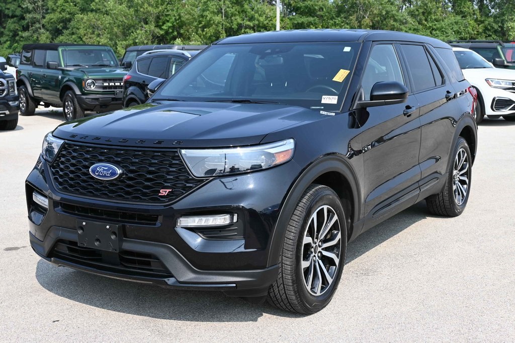 2022 Ford Explorer ST photo 3