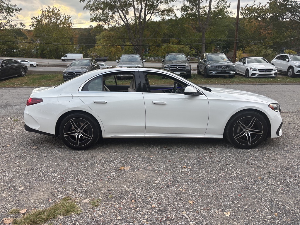 2025 Mercedes Benz E 350 4MATIC photo 4