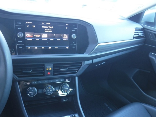 2020 Volkswagen Jetta SEL photo 21