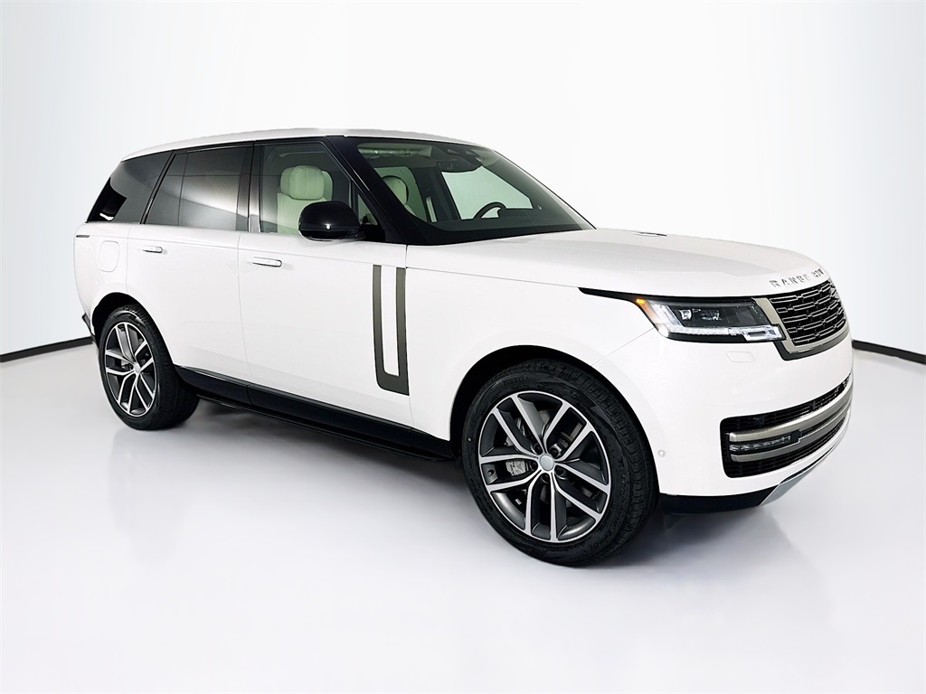 2025 Land Rover Range Rover SE photo 3