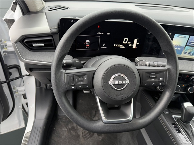 2025 Nissan Kicks SV photo 5
