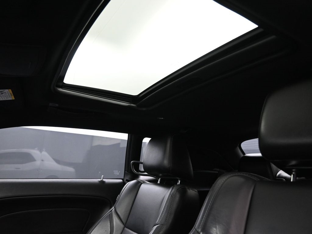2018 Dodge Challenger SXT photo 9