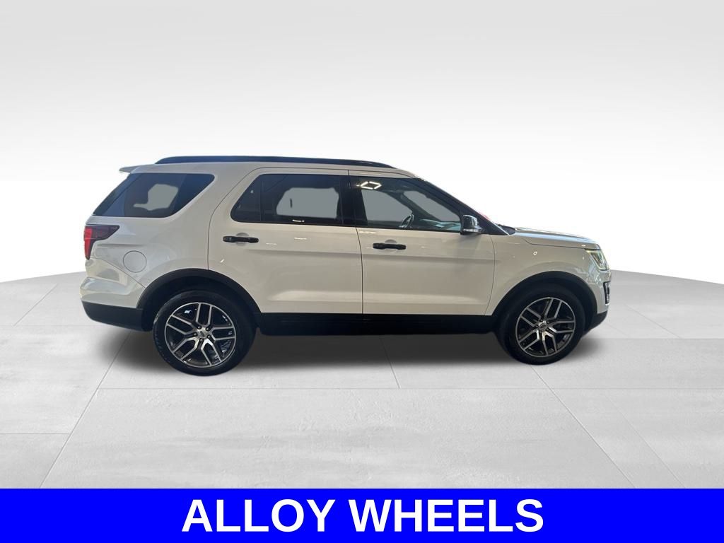 2017 Ford Explorer Sport photo 2