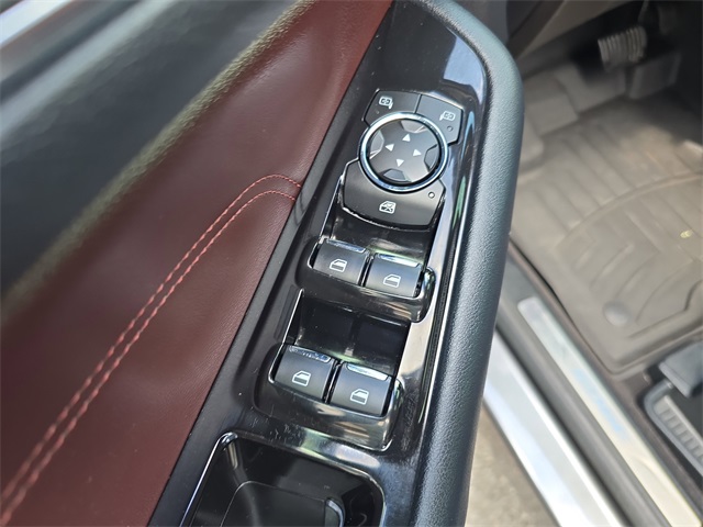 2020 Ford Edge Titanium photo 15